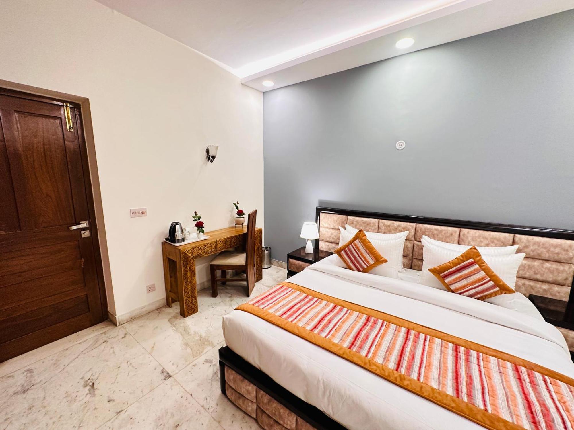 Grove Residency Hauz Khas New Delhi Couple Friendly Hotel Ngoại thất bức ảnh