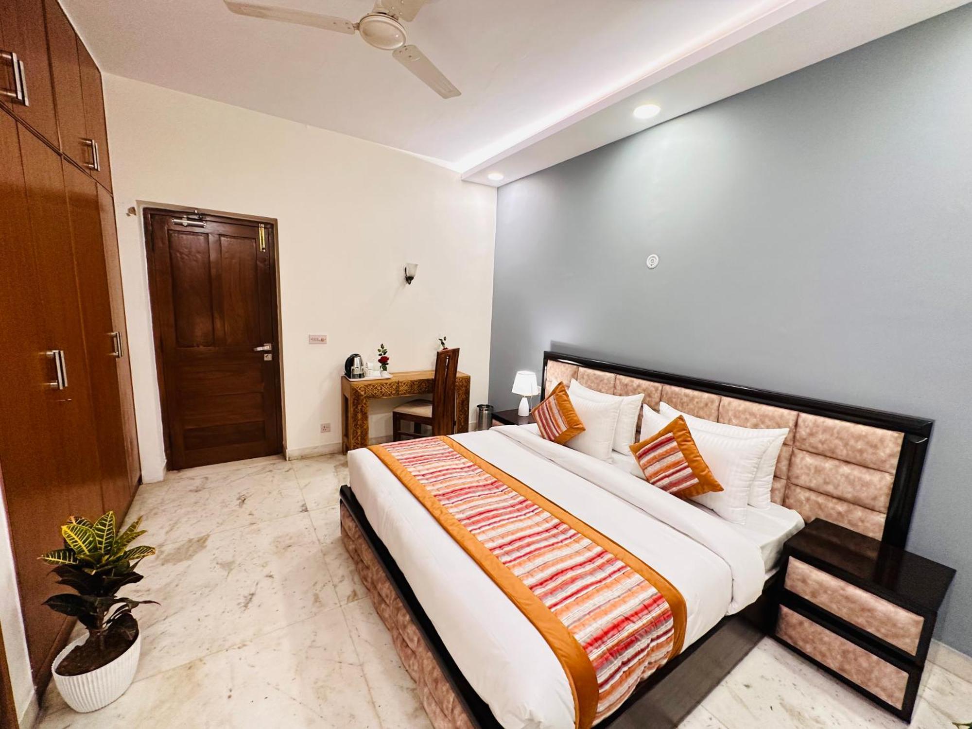 Grove Residency Hauz Khas New Delhi Couple Friendly Hotel Ngoại thất bức ảnh